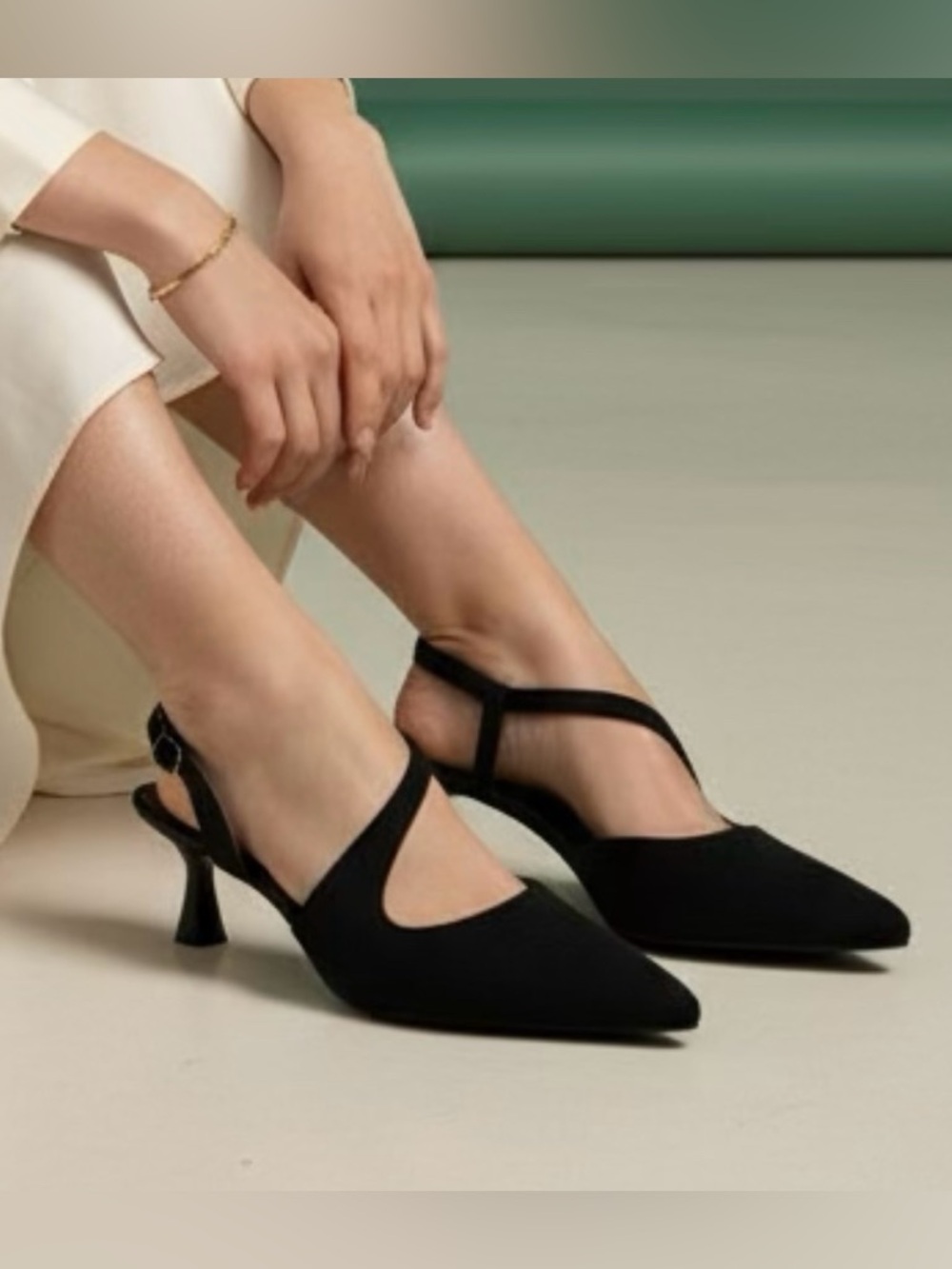 Anne Klein Black Pointed Slingback Heels